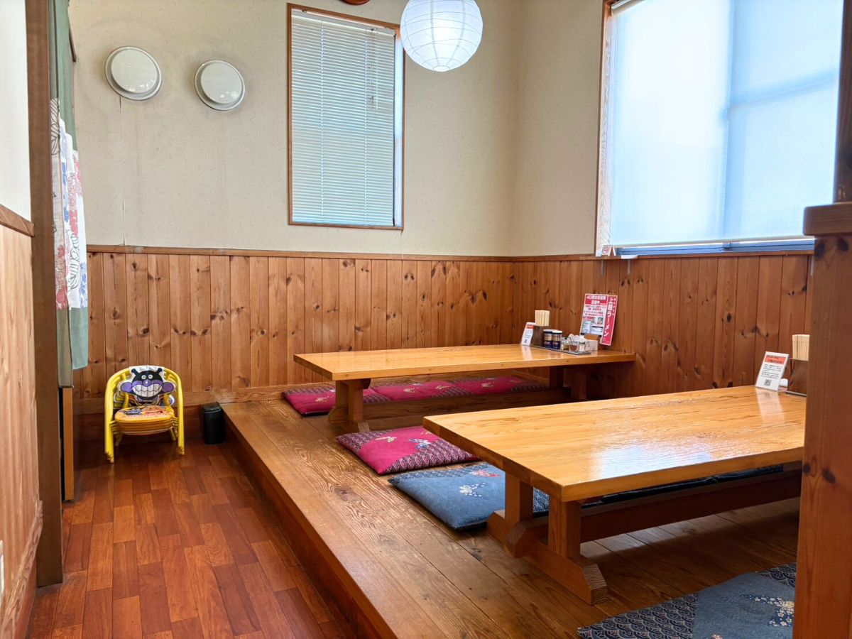 ラーメンハウスあおき富岡店の店内