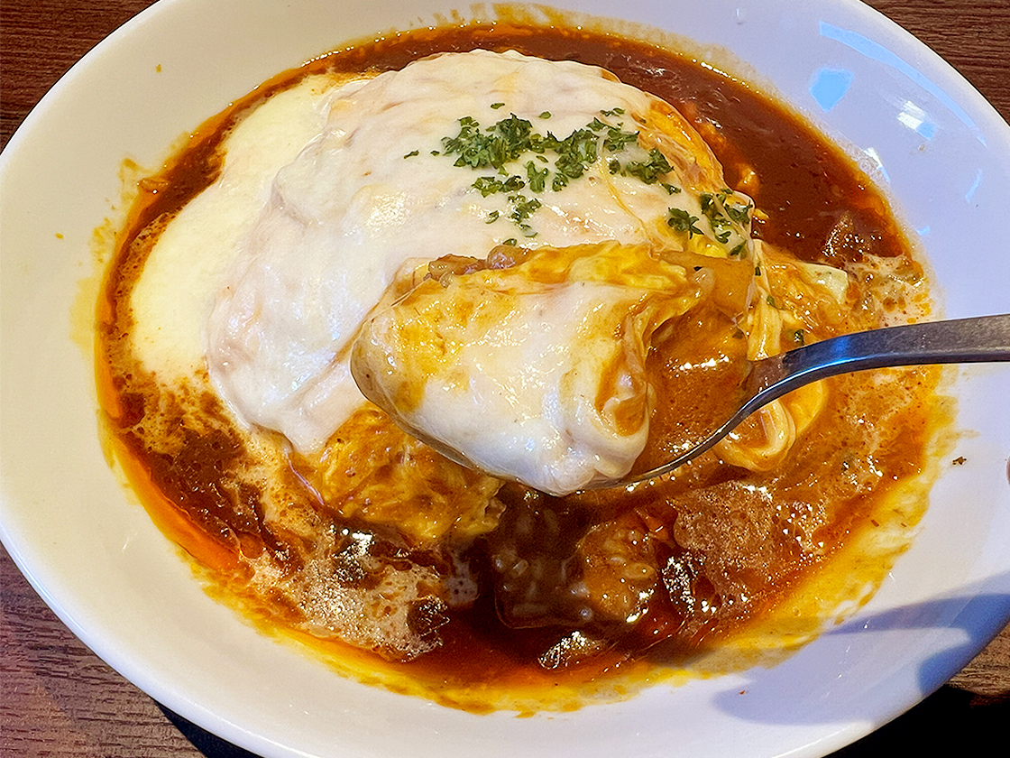 ベビーフェイスプラネッツ 新潟亀田店のチョモランマオムライス