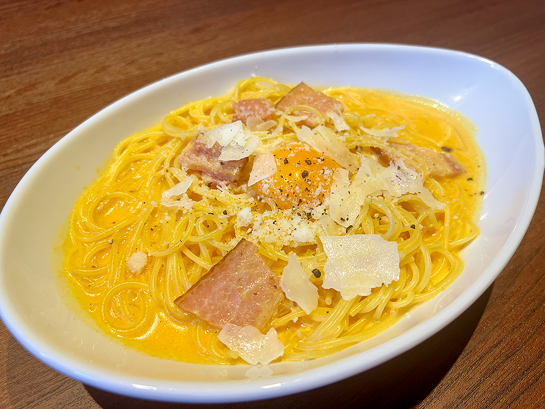 ベビーフェイスプ3種チーズの濃厚カルボナーラ