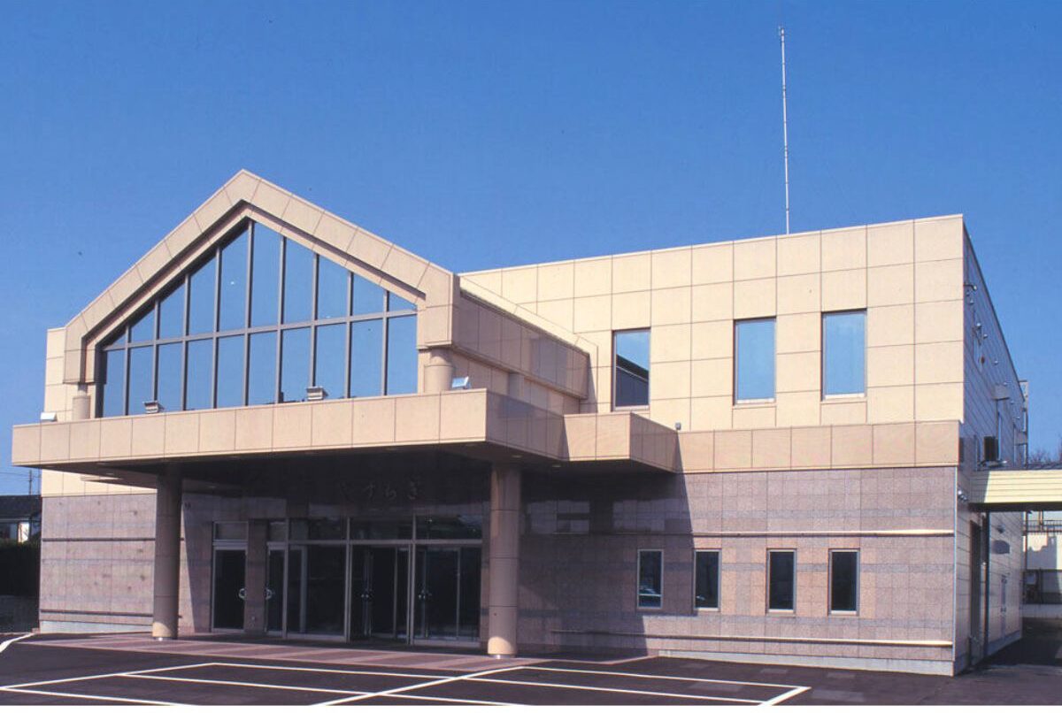 セレモニーホールやすらぎの外観