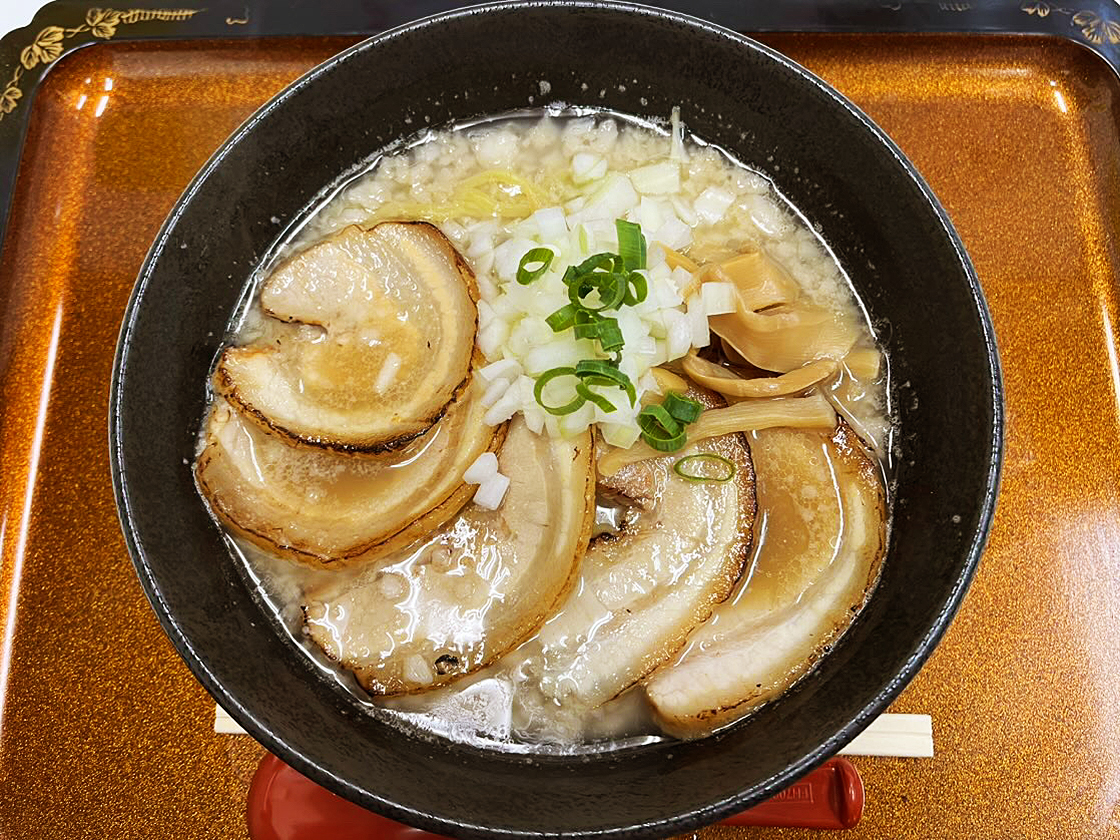 背脂らーめん大河のチャーシュー麺