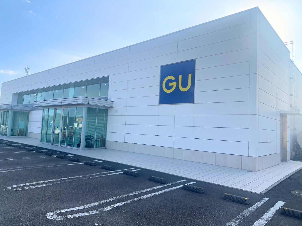 ジーユー亀田店の外観