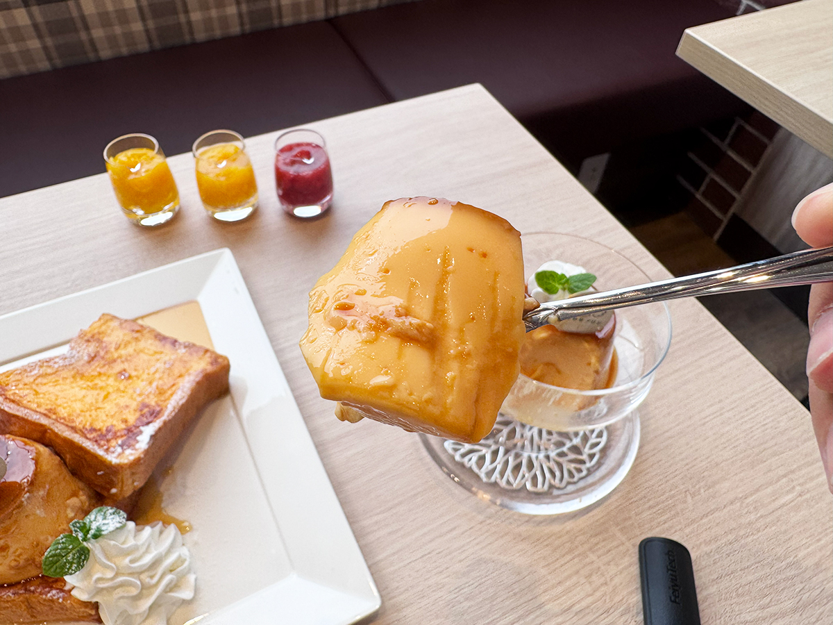 CAFE ECLA 長岡古正寺店のしあわせプリン