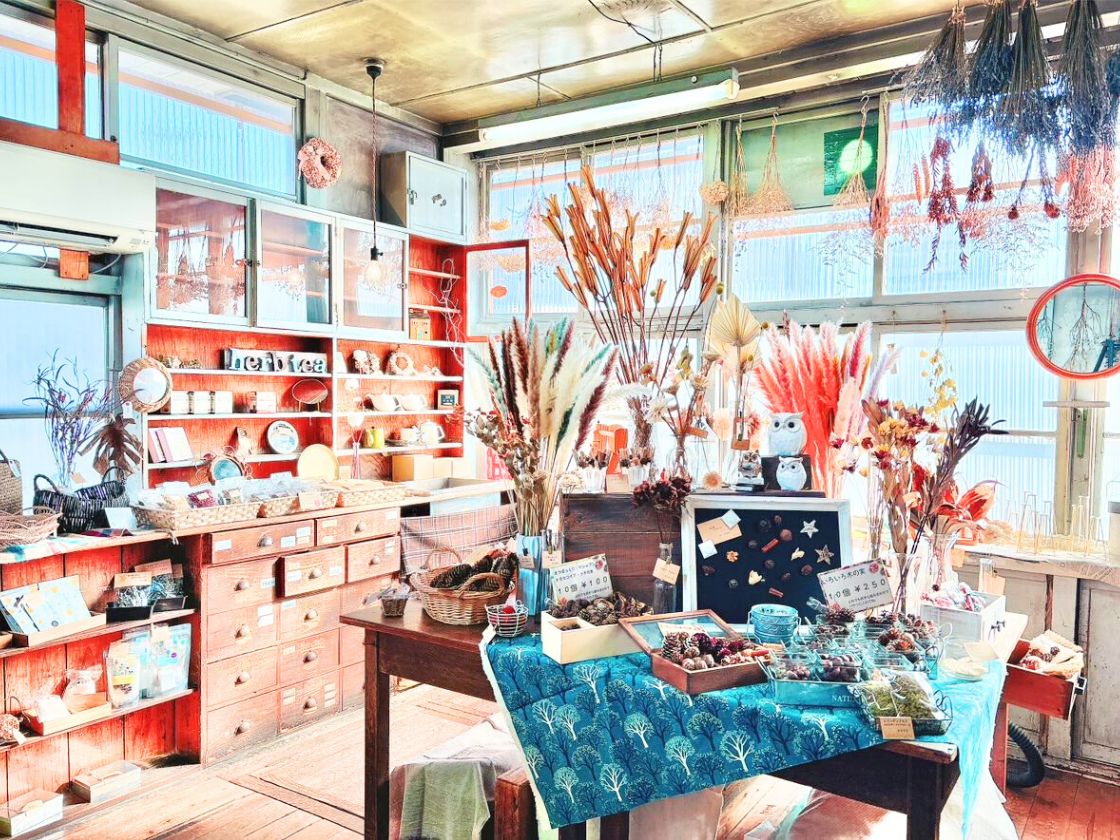 herb village 菜の香の店内