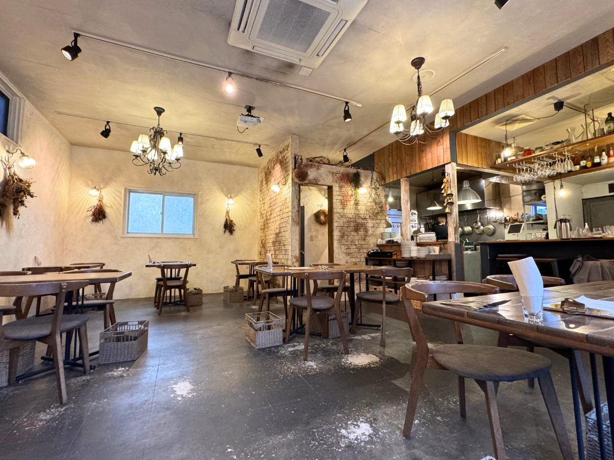 FLAGLET CAFE&DININGの店内