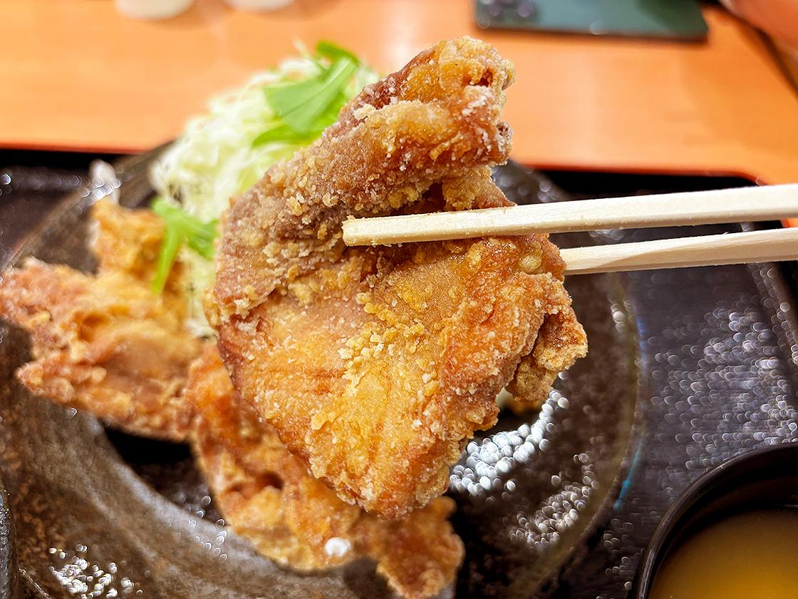 定食吉田屋 イオンモール新潟亀田インター店の唐揚げ定食スペシャル