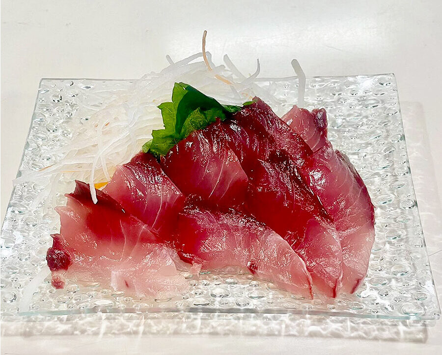 Hide outのワラサの刺身