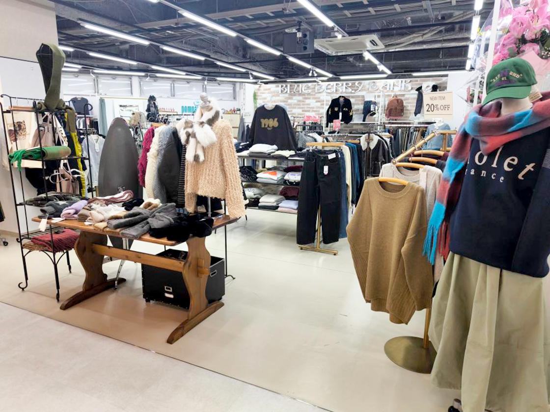 pompa dour／BLUE BERRY BANKの店内