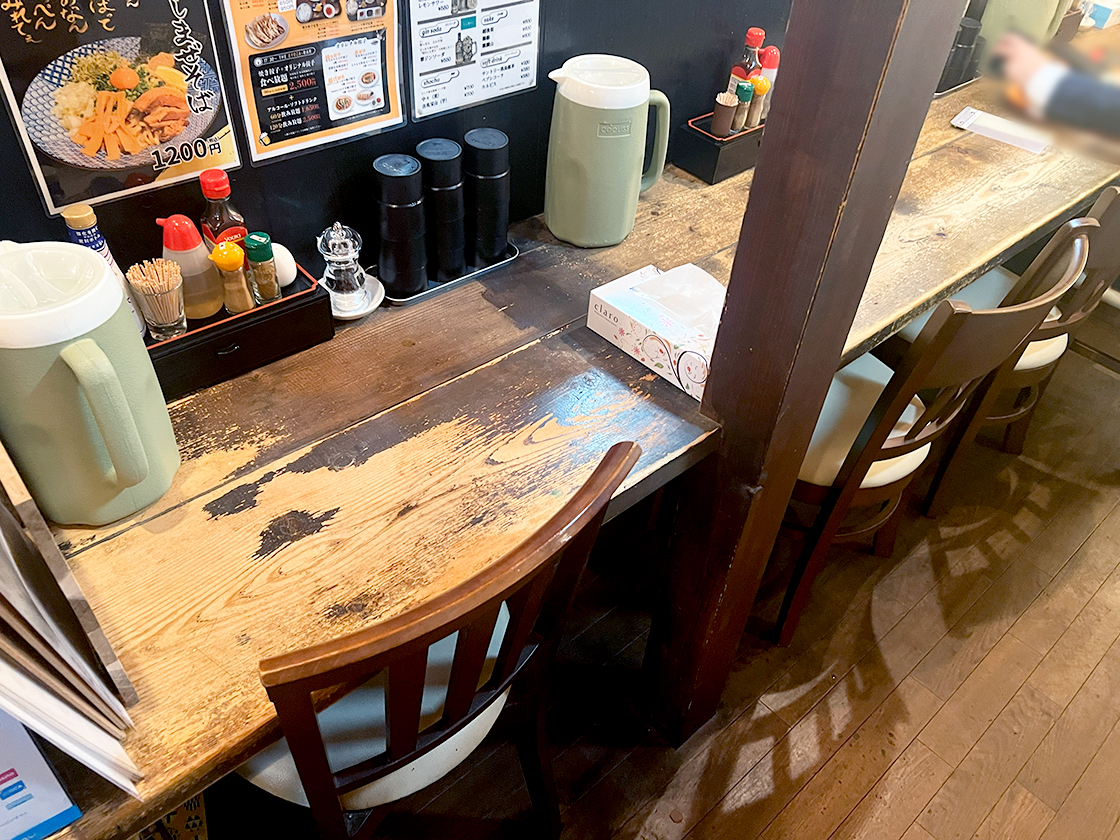 笑美寿と三椒の店内