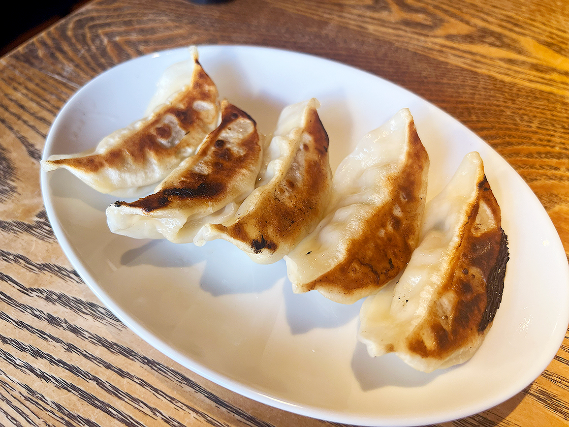 笑美寿と三椒の背脂生姜醤油餃子