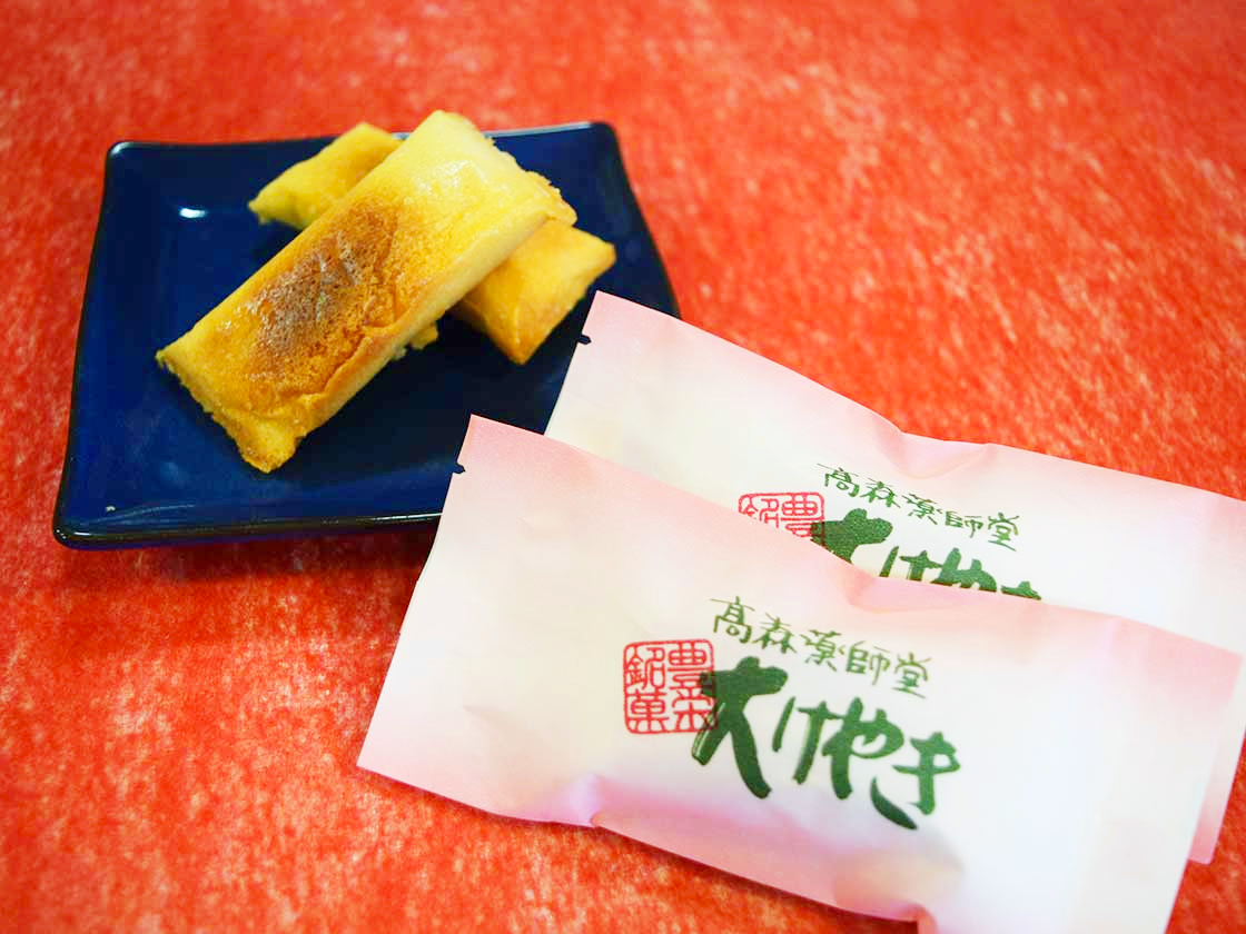 お菓子のそがの高森薬師堂 大けやき