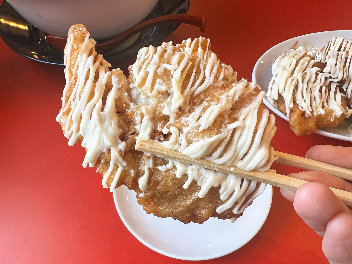 濃厚豚骨醤油ラーメン ブタシャモジ 亀貝店のからあげ