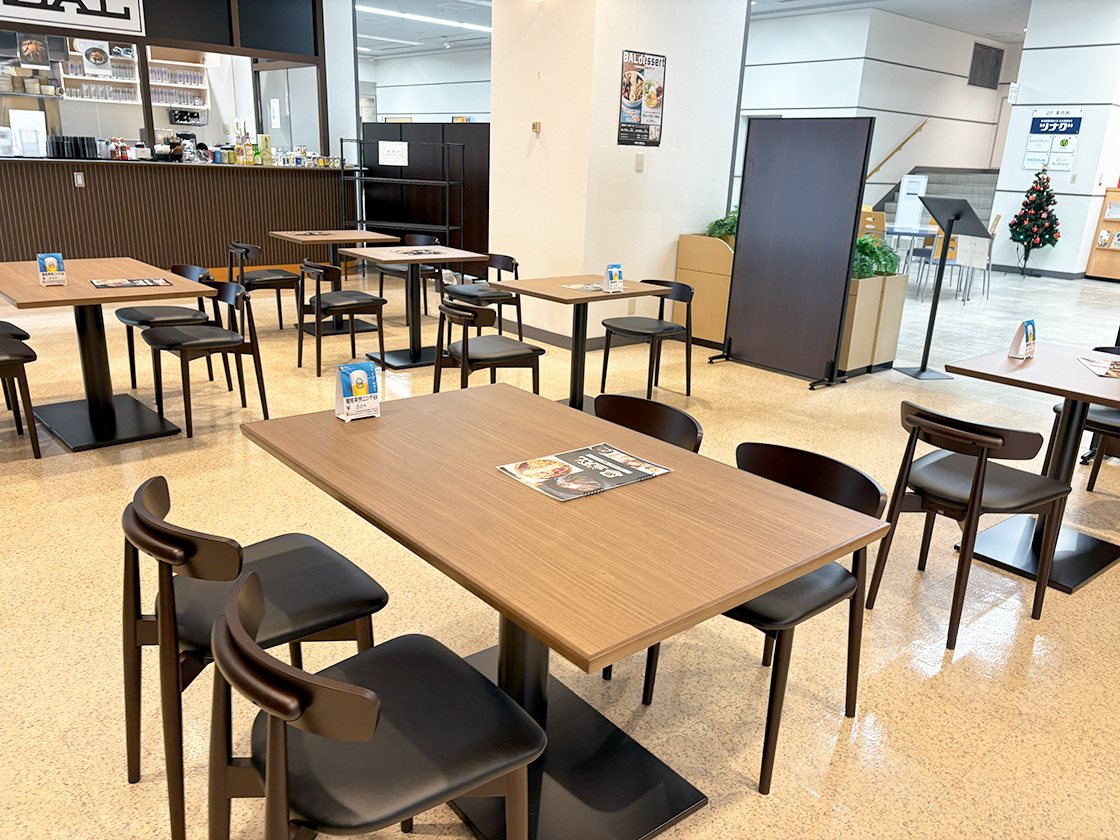 つなぐBALの店内