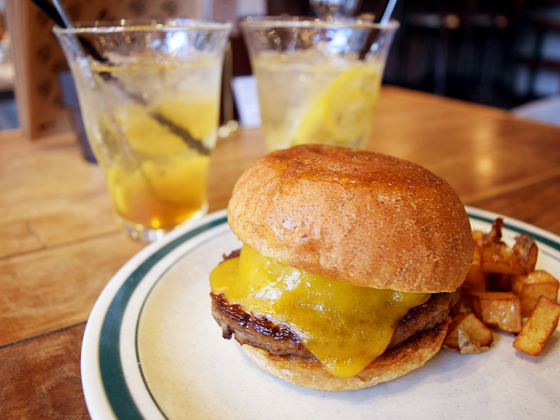 BRISKSTAND NIGATA　チーズバーガー