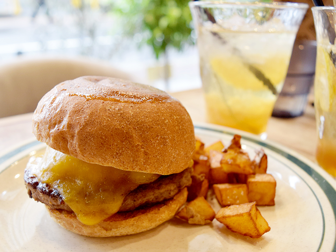 BRISKSTAND NIGATA　チーズバーガー