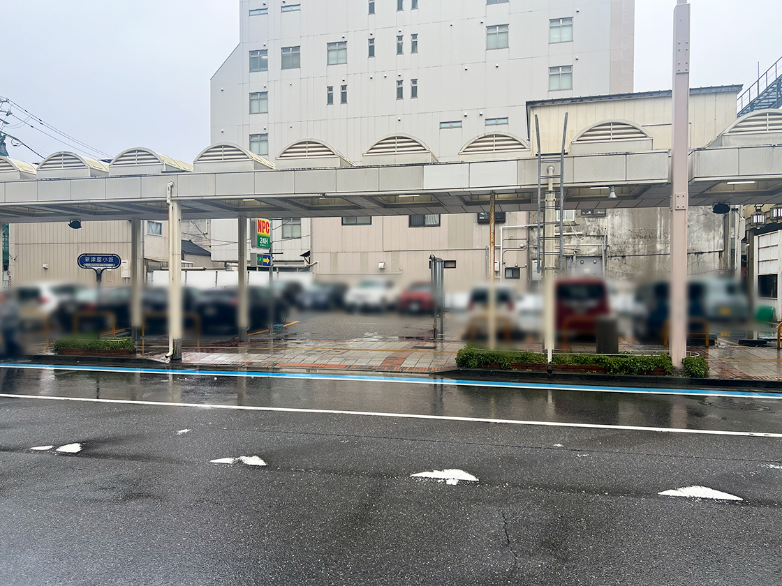 そばの山文 古町本店　駐車場