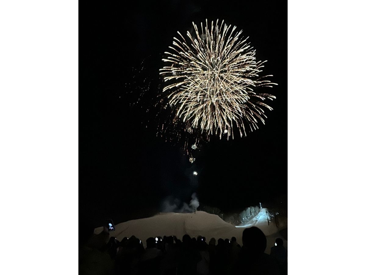 GALA湯沢スキー場冬花火
