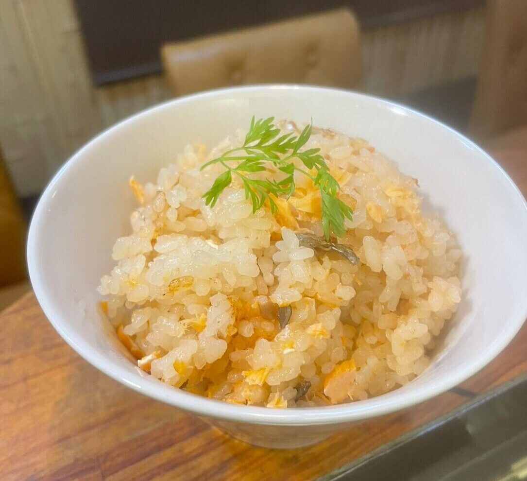 めん処 乃木の鮭の炊き込み飯