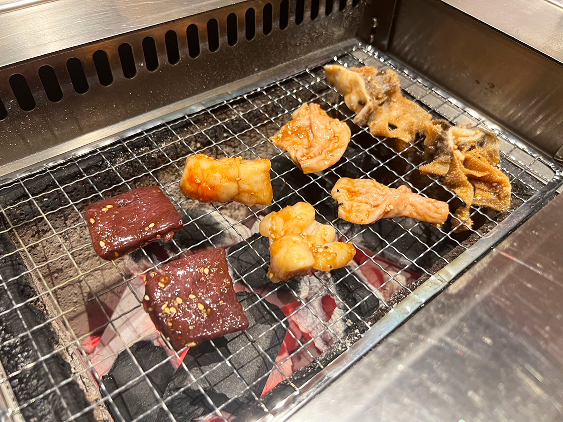 焼肉や善山のホルモン兄弟ランチ