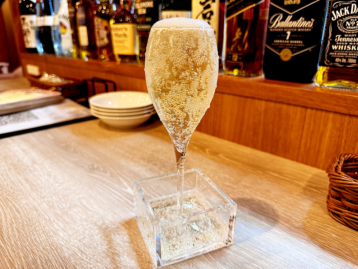 原価ビストロチーズプラス新潟　なみなみスパークリング