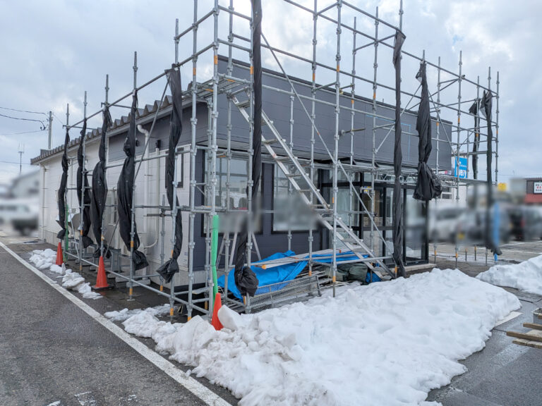 EARTH coiffure beauté 柏崎店の外観