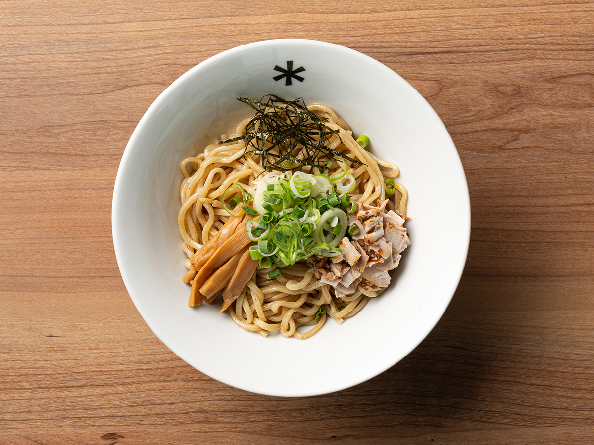 焚火薫る雪峰油そば