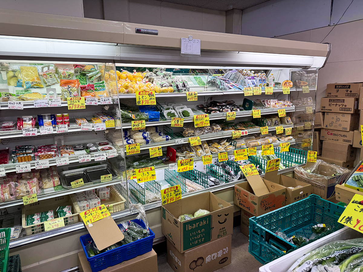 ハチトラ横越店の店内