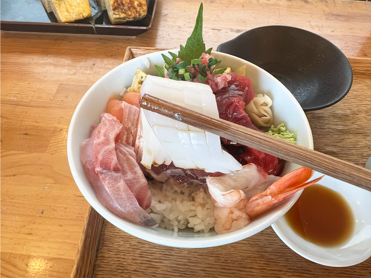 本鮪丼なかばやしの海鮮丼