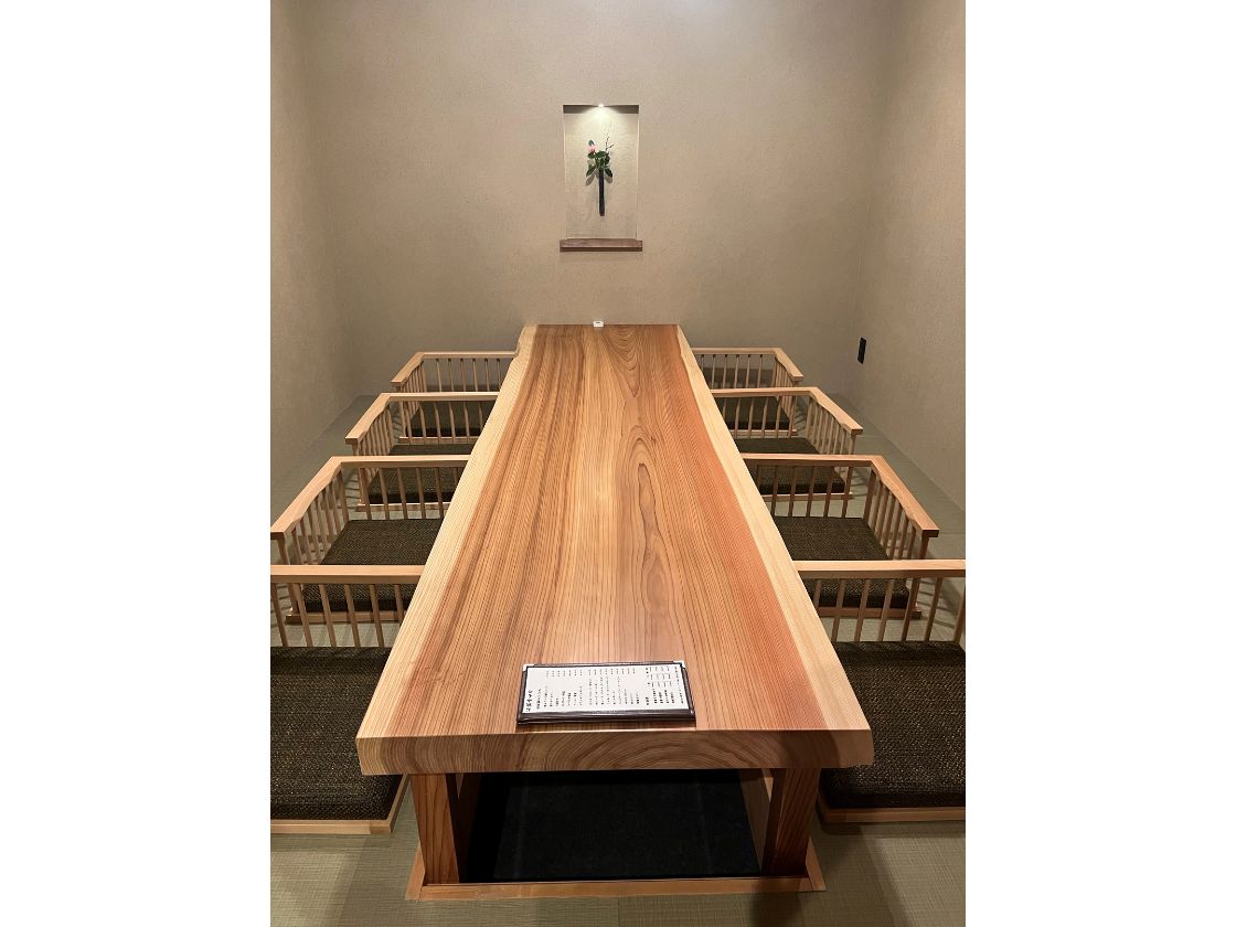 腹ぺこむっこの店内