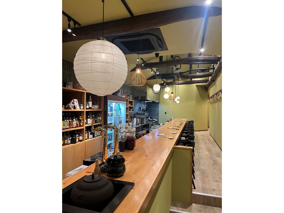 腹ぺこむっこの店内