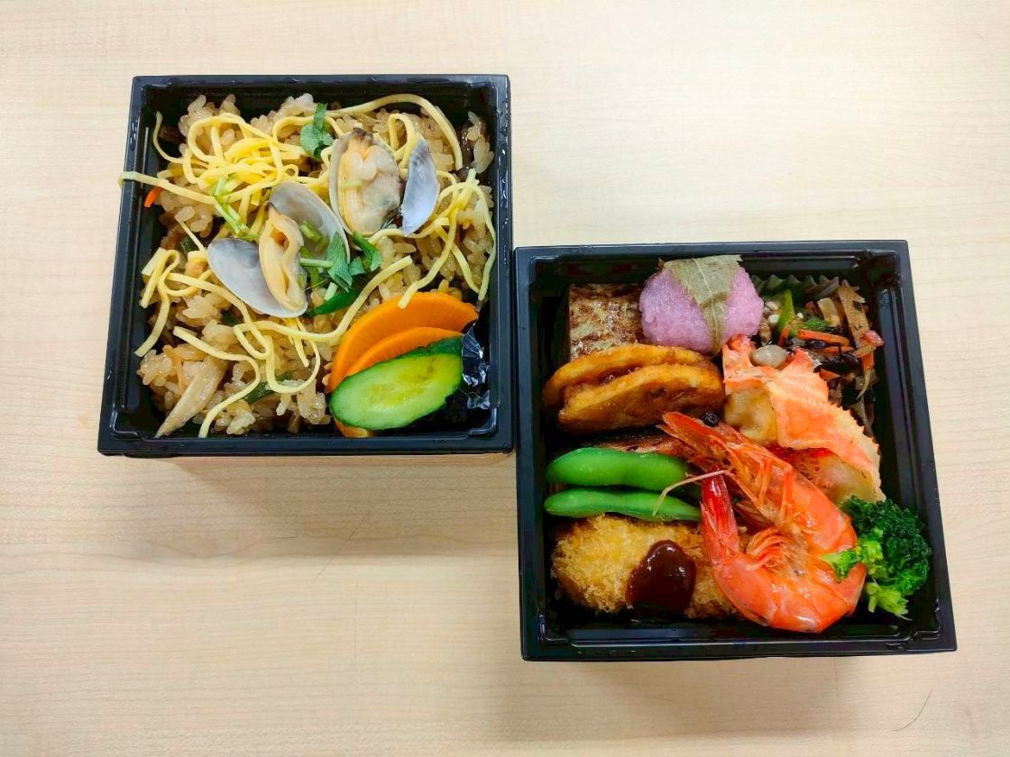 弥彦湯かけまつりの「釜めし弥彦」のお花見弁当