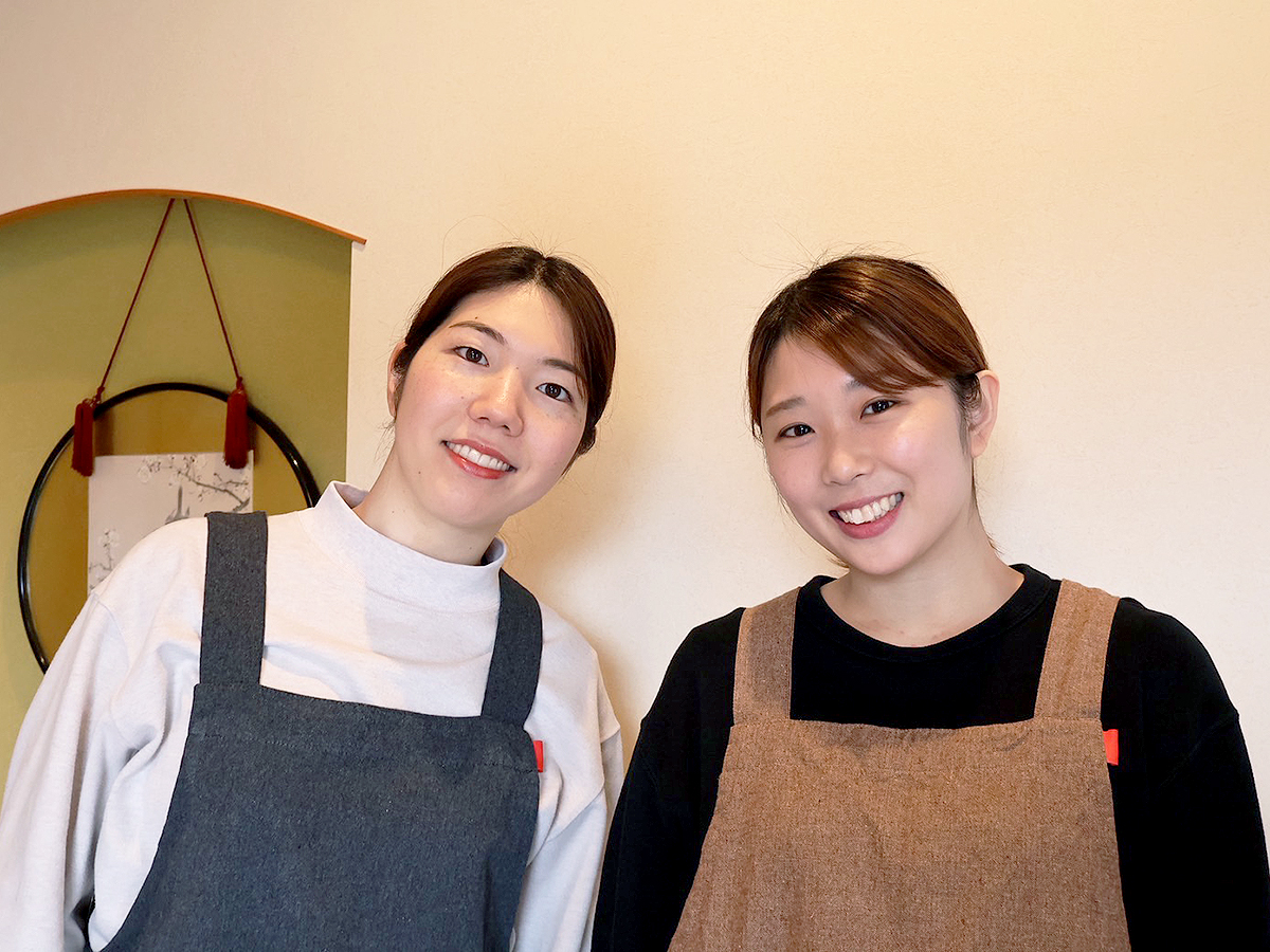 スタッフの太田さんと小嶋さん(左から)