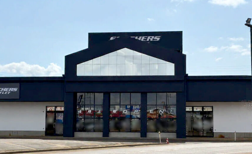 スケッチャーズアウトレット アークガレリア長岡店の外観