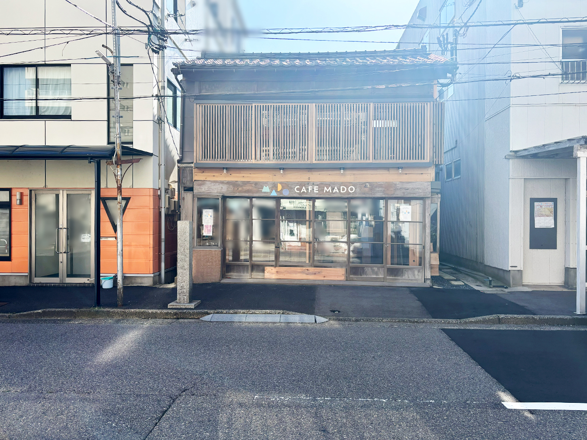 CAFE MADOの外観