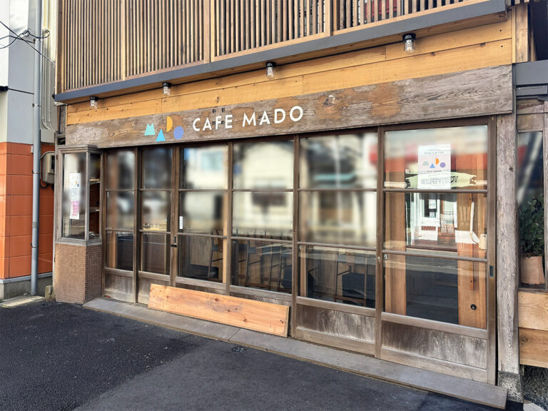 CAFE MADOの外観