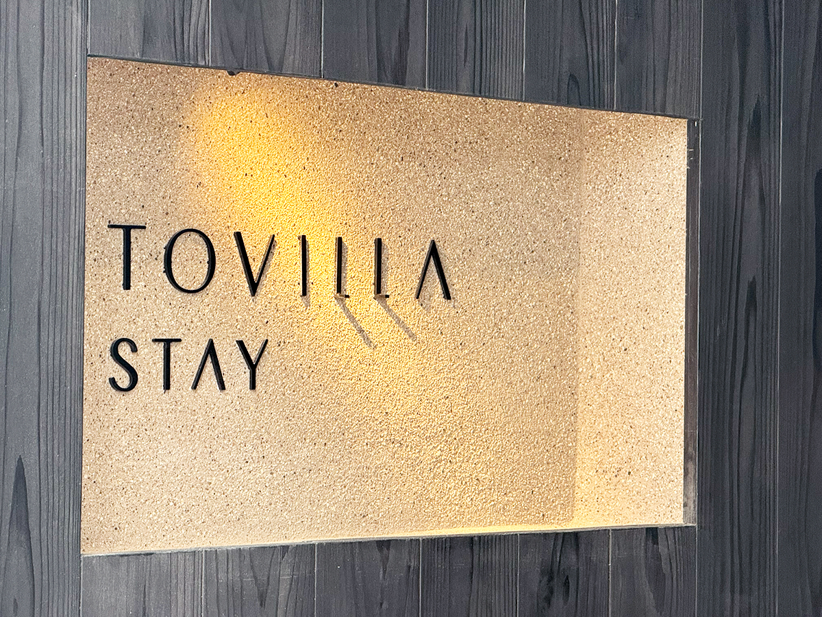 TOVILLA STAY Niigata-Honchoの看板