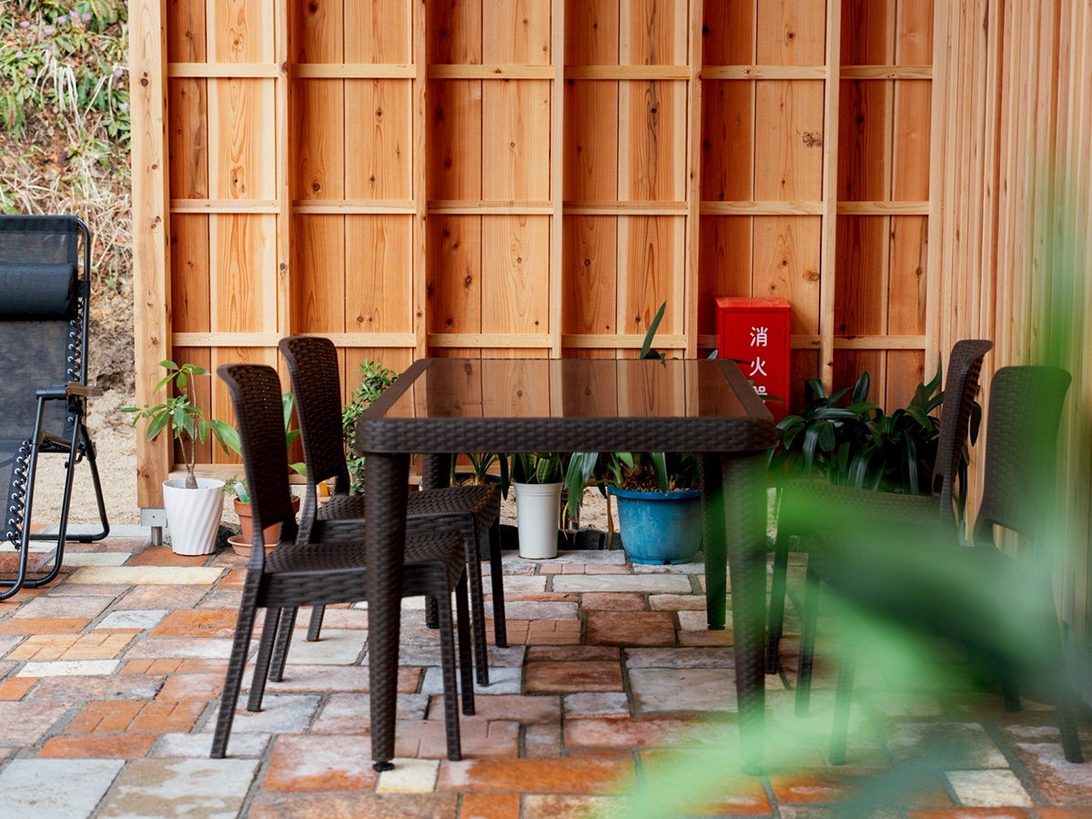 月岡邸の外気浴スペース