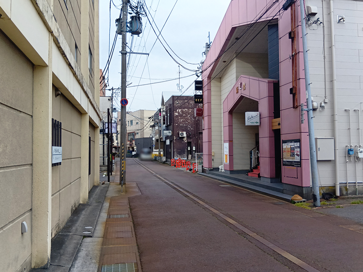 牛たん炭火焼仁 新潟分店の場所