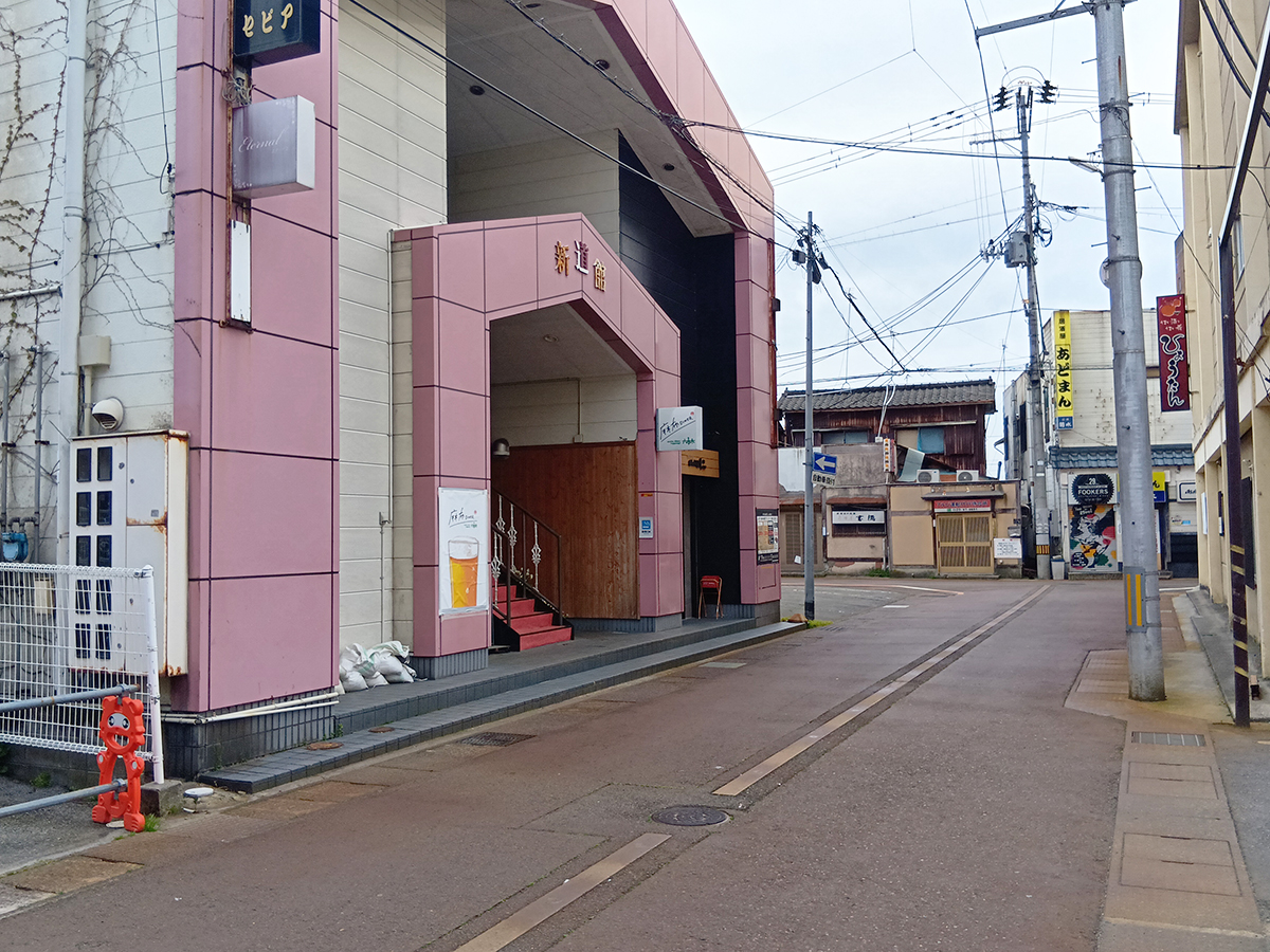 牛たん炭火焼仁 新潟分店の場所