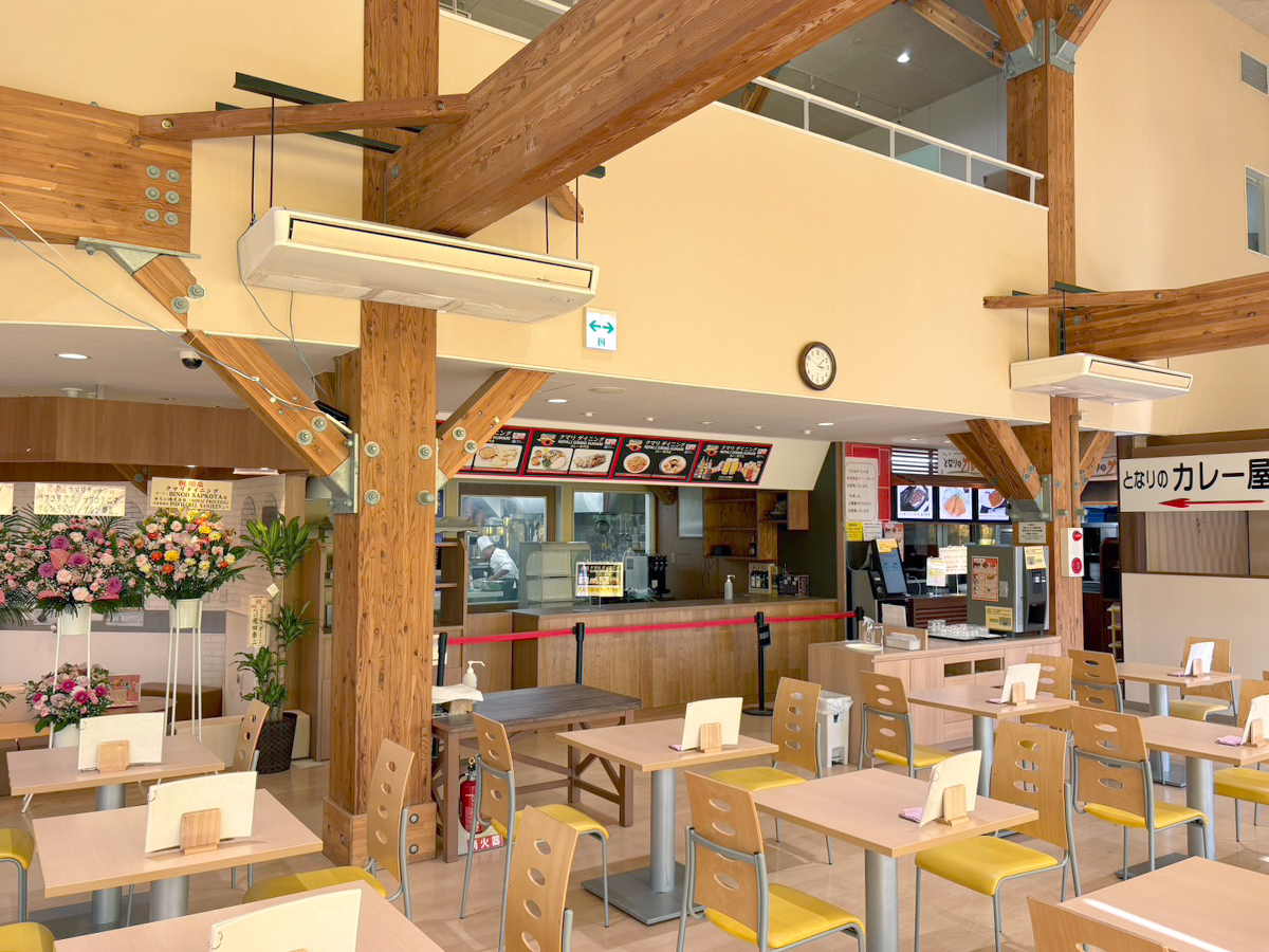 クマリダイニングの店内