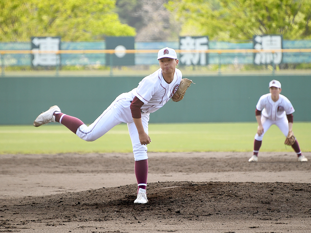 柏崎は飛田投手の右腕に位進出の期待がかかる