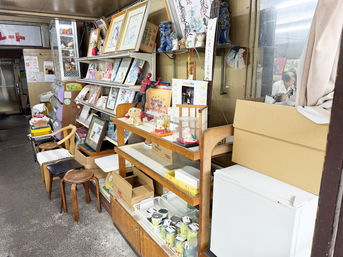 佐藤菓子店の店内