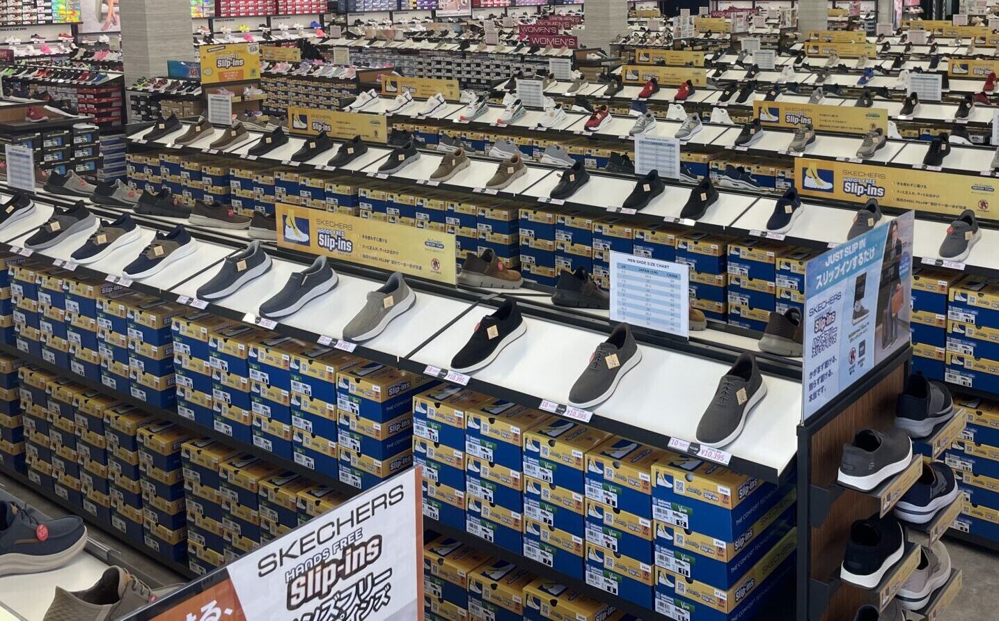 スケッチャーズアウトレット アークガレリア長岡店の店内イメージ