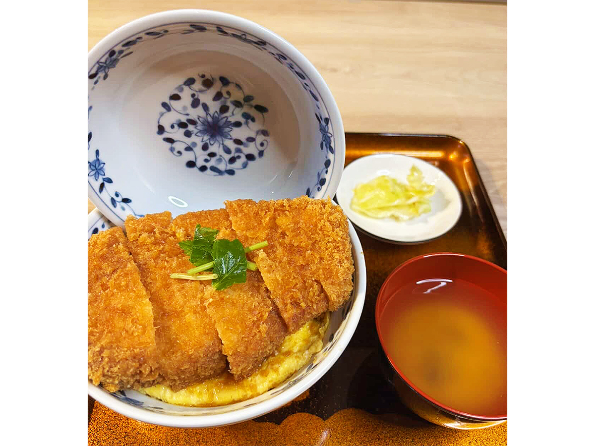 厚切りとんかつ 揚野勝三郎の厚切り特上かつ丼300g