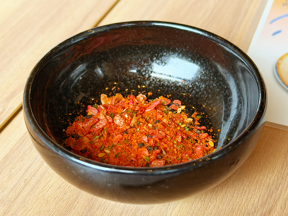 らぁめん 紬麦 松崎店の海老七味唐辛子