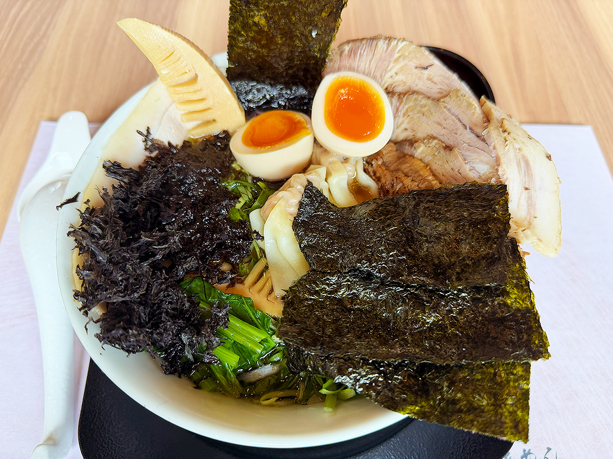 らぁめん 紬麦 松崎店の淡麗醤油らぁめん