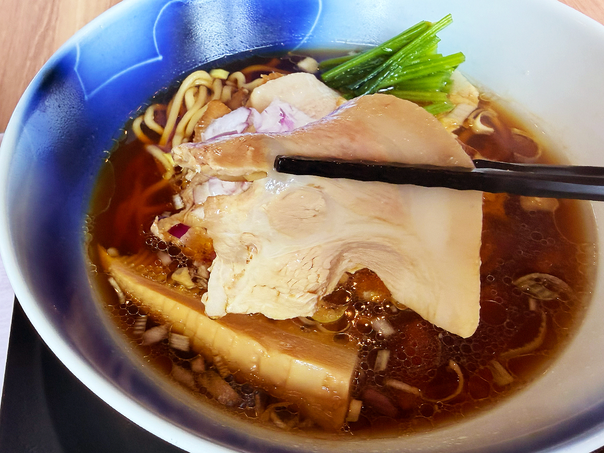 らぁめん 紬麦 松崎店の生姜醤油らぁめん