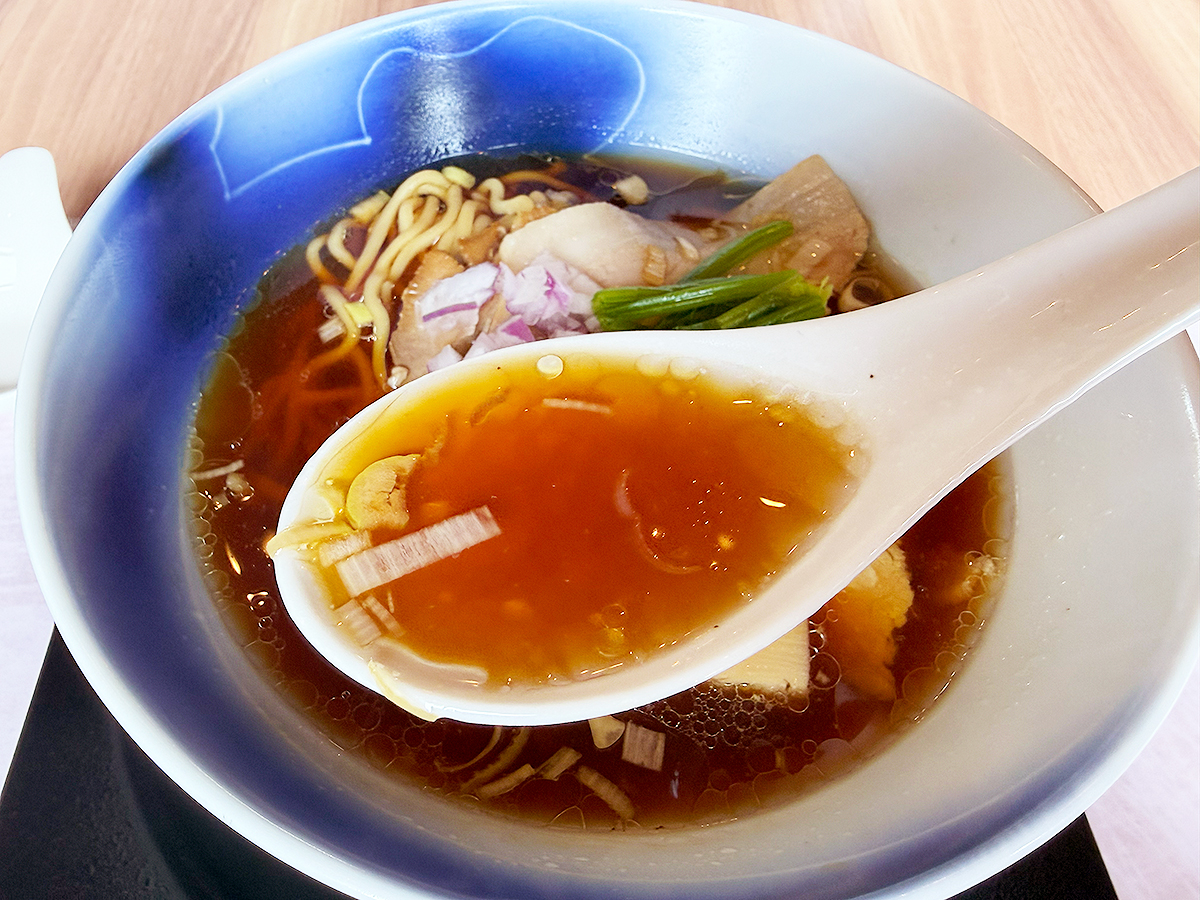 らぁめん 紬麦 松崎店の生姜醤油らぁめん