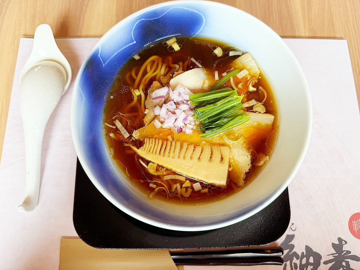 らぁめん 紬麦 松崎店の生姜醤油らぁめん