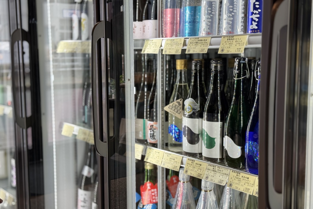 地酒の都屋の店内